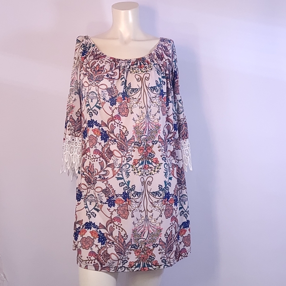 Boho Style Mini dress with crocheted sleeve - Picture 13 of 16